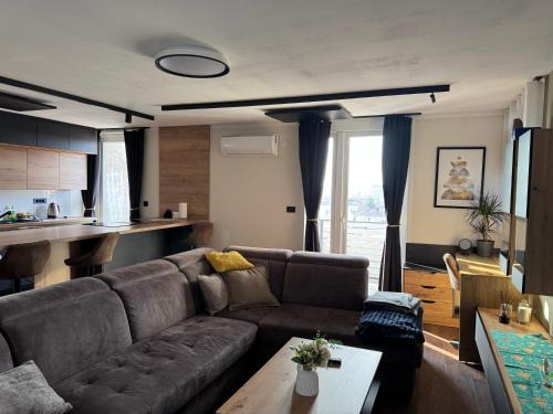Varazdin Apartment | Baroque Sky Retreat
