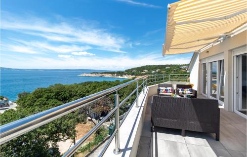 Povile Apartment | Beach Front Apartment In Povile With Wifi