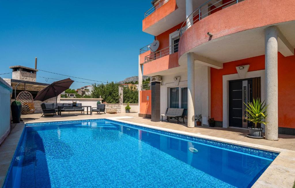 Solin Apartment | Beach Front Apartment In Solin