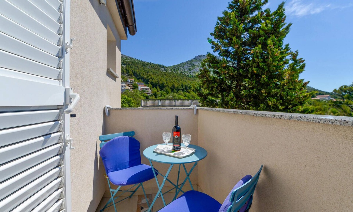 Starigrad Apartment | Beach front apartment in Starigrad Paklenica