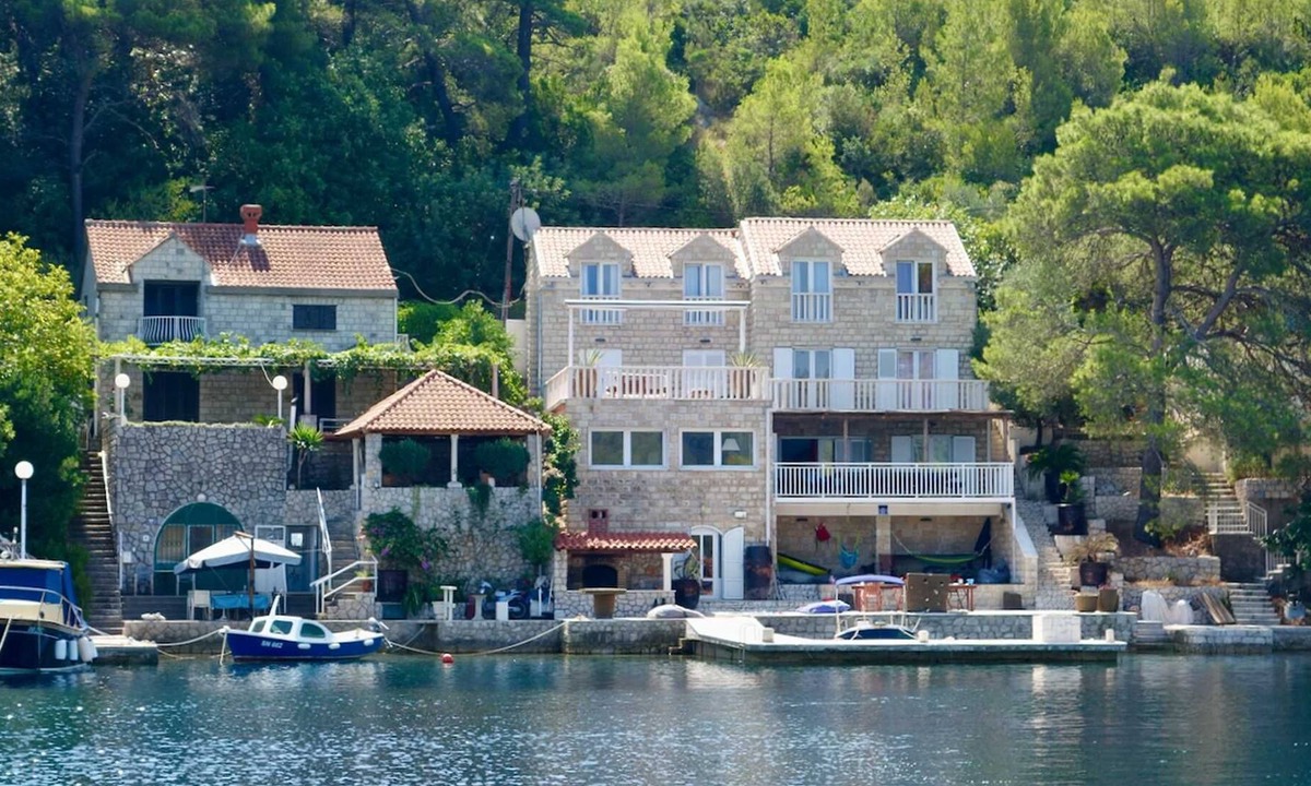 Broce Villa | Beachfront villa with private beach right infront