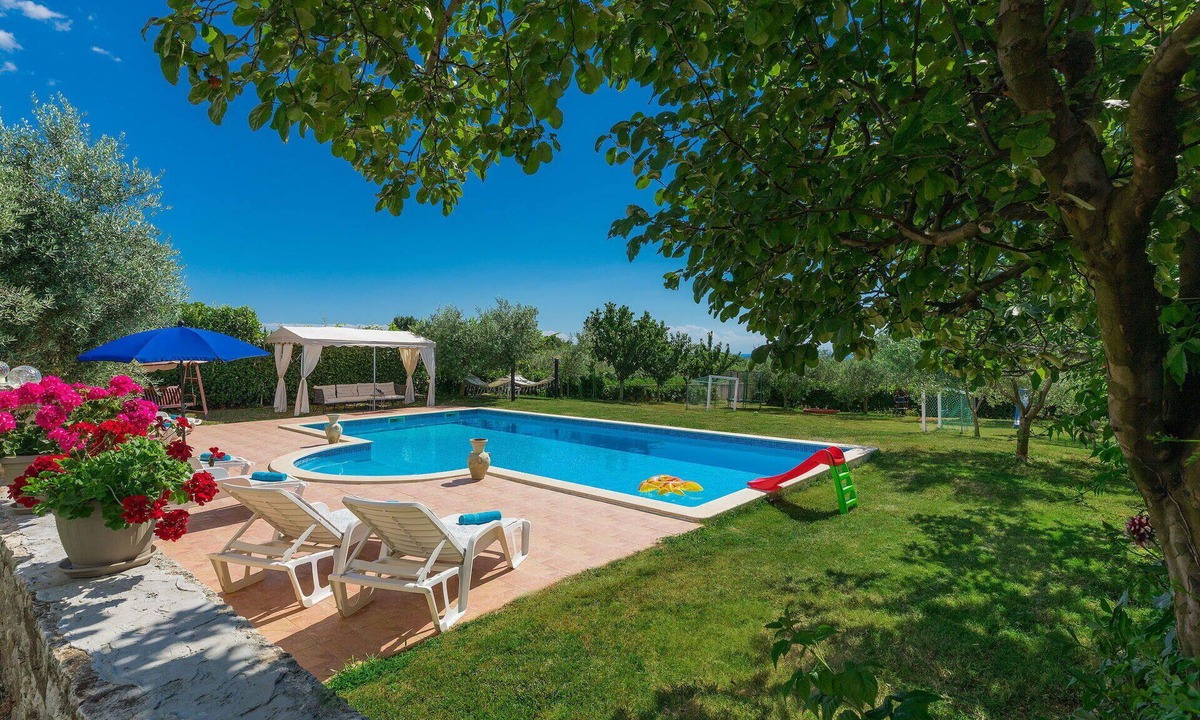 Kanfanar Apartment | Beautiful apartment for 5 guests with pool, WIFI, A/C, TV and patio