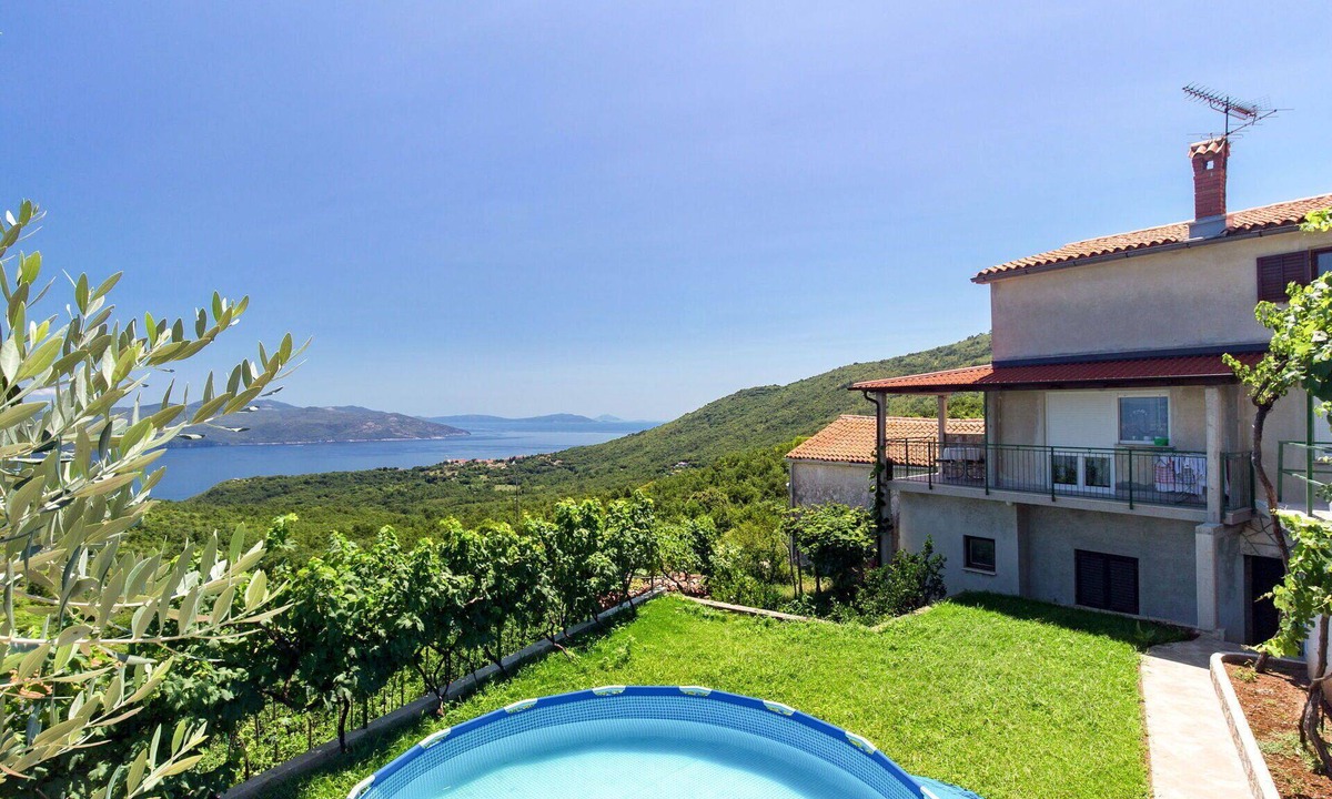 Golovik Apartment | Beautiful apartment for 5 guests with private pool, A/C, WIFI, TV and terrace