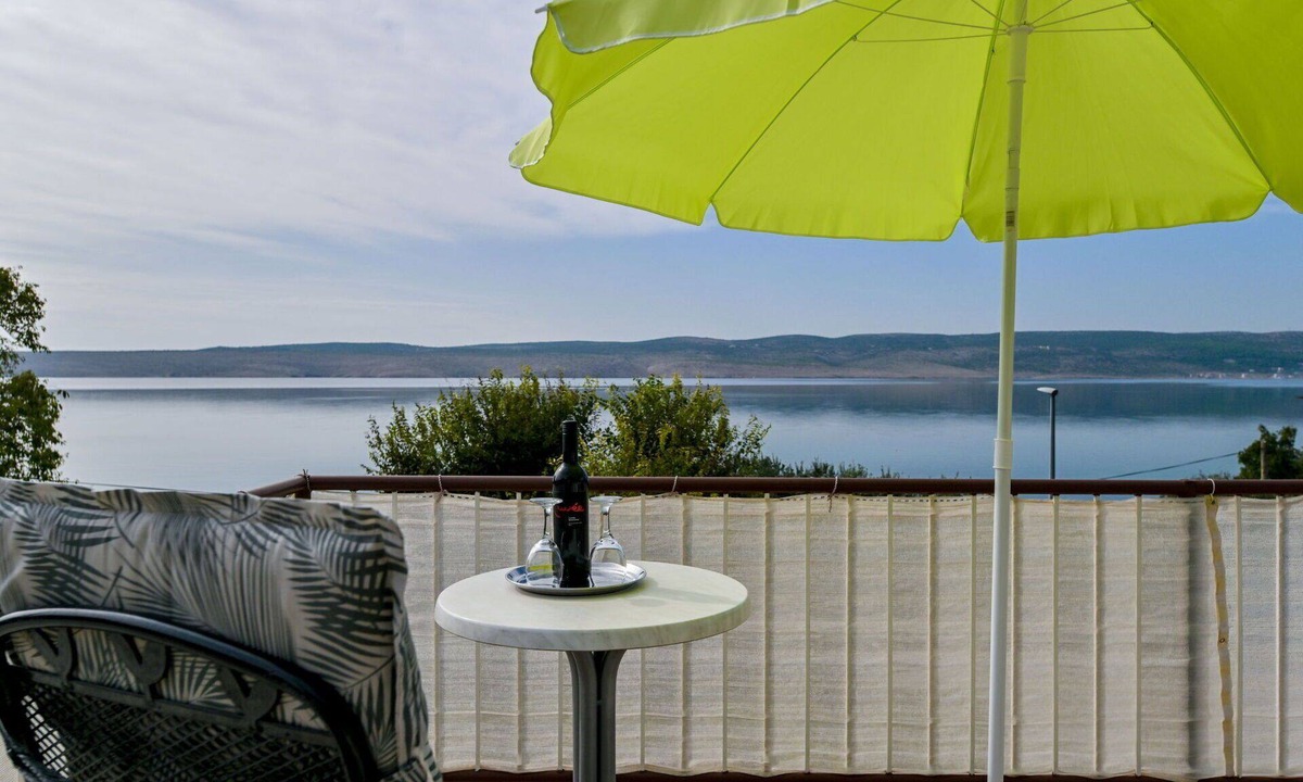 Seline Apartment | Beautiful apartment for 7 guests with A/C, WIFI, terrace and pets allowed