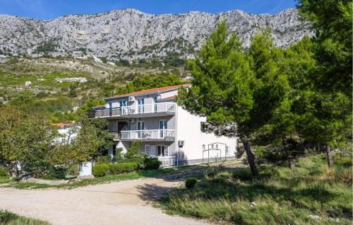 Lokva Rogoznica Apartment | Beautiful Apartment In Lokva Rogoznica With Wifi