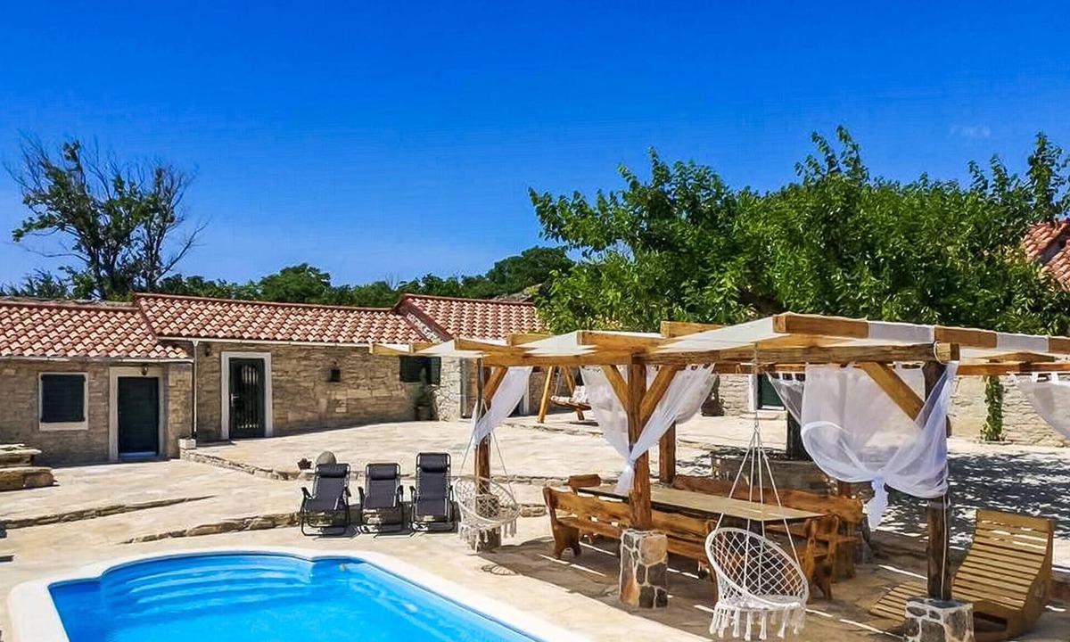 Benkovac House | Beautiful home in Benkovac with sauna