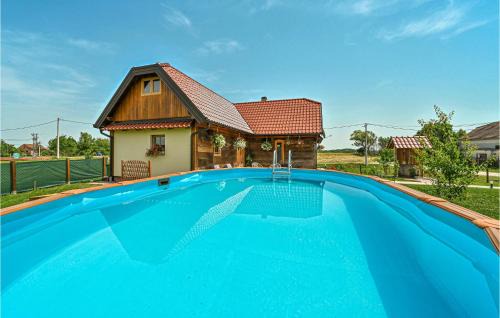 Vrbovec House | Beautiful Home In Lonjica With Wifi