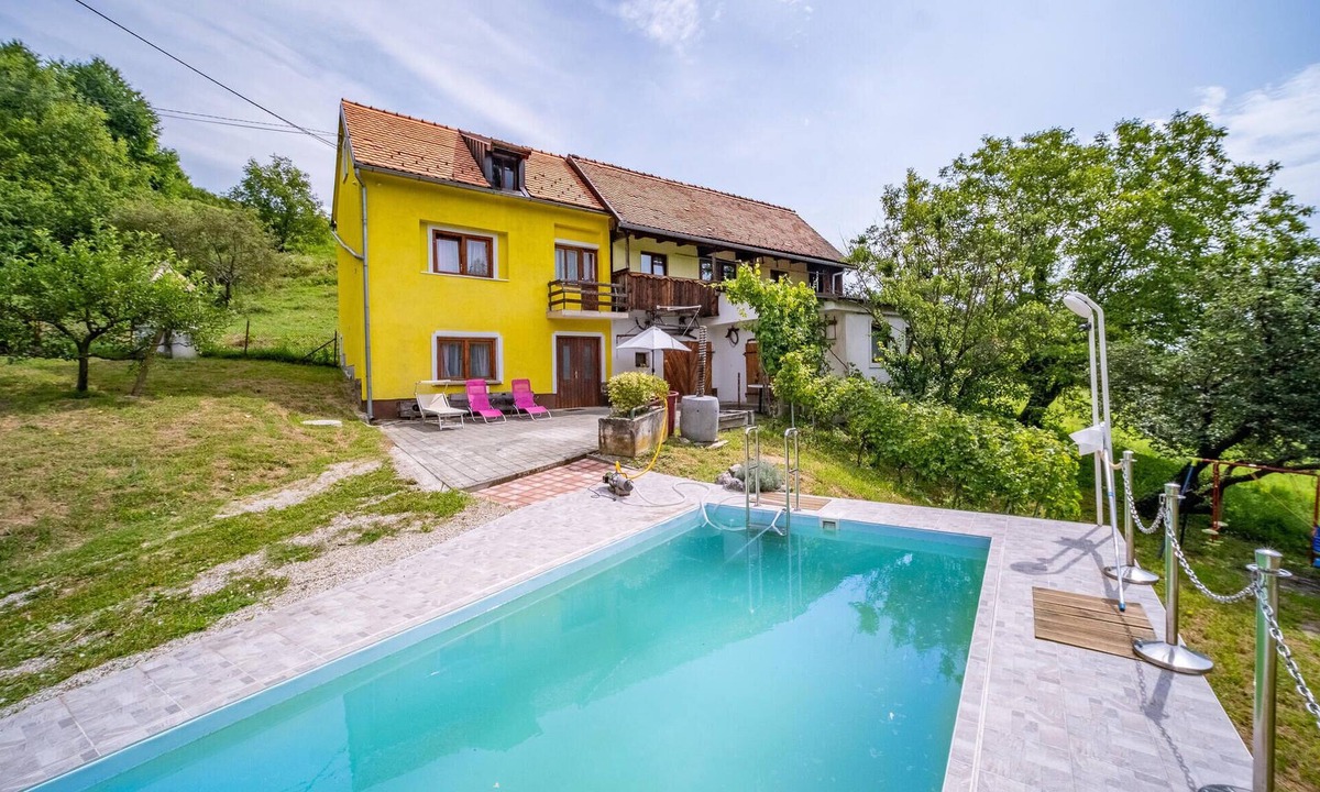 Jastrebarsko House | Beautiful home in Prodin Dol