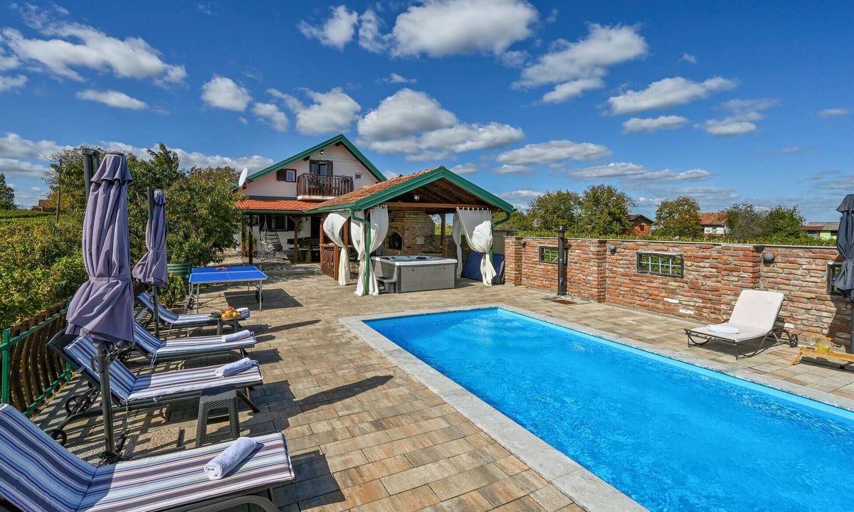 Klostar Podravski House | Beautiful home in Prugovac with sauna