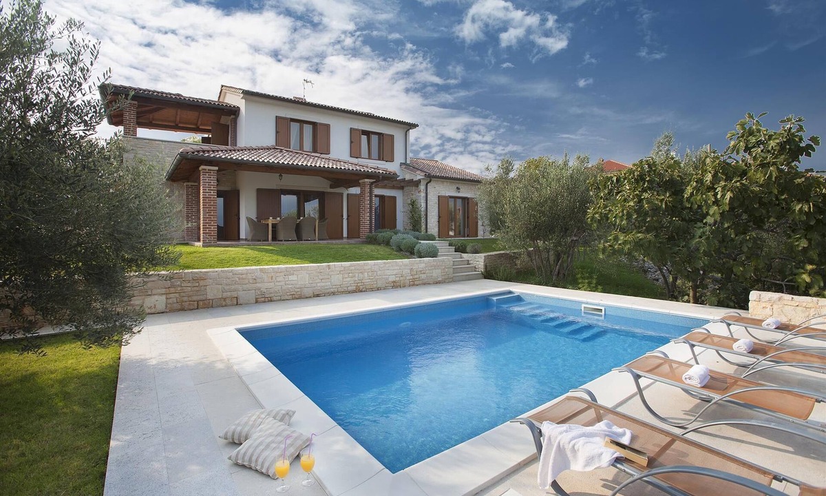 Dobrinj Villa | Beautiful Luxury Villa Maria with a swimming pool, near the Sea