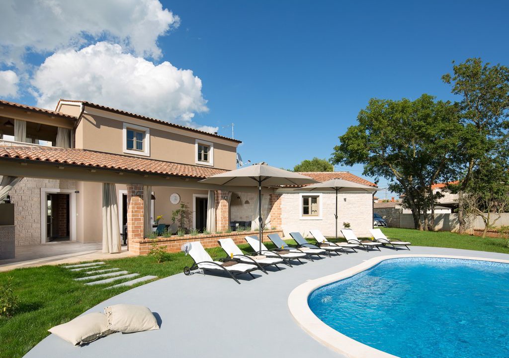 Divsici Villa | Beautiful Luxury Villa In The Countryside with Swimming Pool