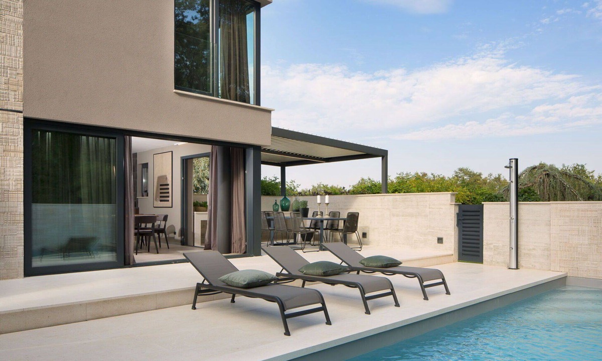 Krizine Villa | Beautiful private villa for 20 people with A/C, WIFI, private pool, TV and terrace