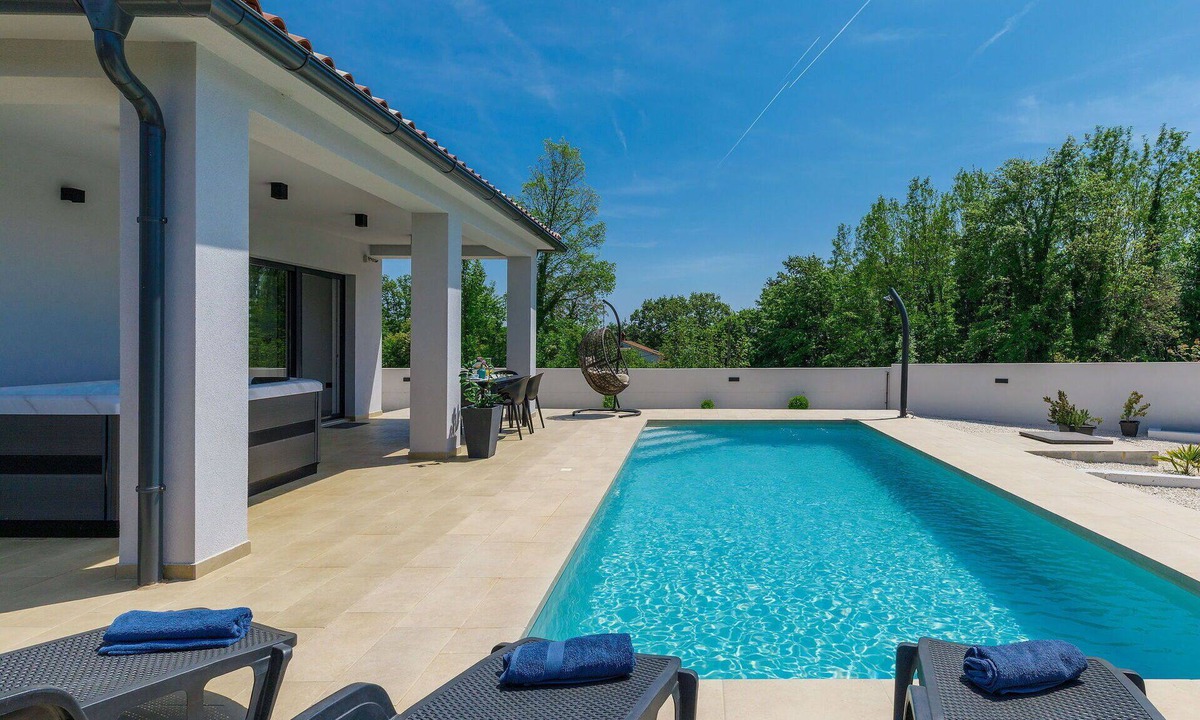 Filipana Villa | Beautiful private villa for 4 guests with A/C, WIFI, private pool, TV and terrace