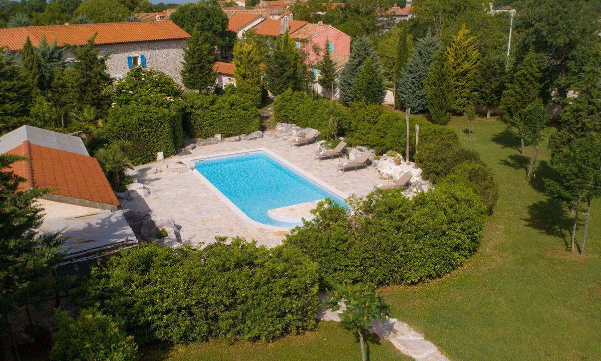 Sajini Villa | Beautiful private villa for 12 people with private pool, A/C, WIFI, TV, terrace and pets allowed