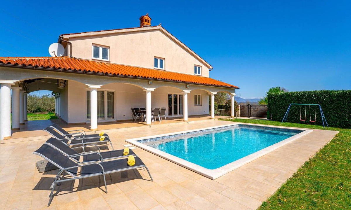 Melnica House | Beautiful private villa for 8 guests with WIFI, A/C, private pool, TV and terrace