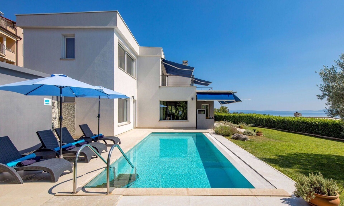 Sarsoni Villa | Beautiful private villa for 10 people with private pool, A/C, WIFI, TV and terrace