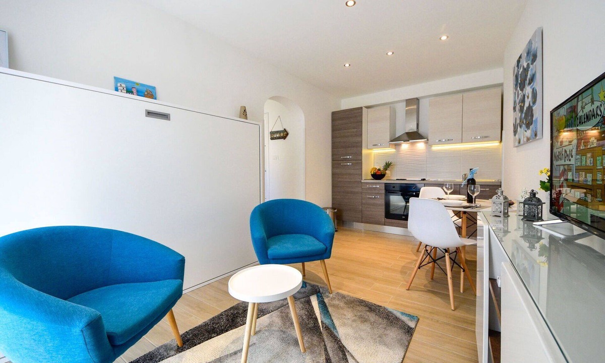 Sarsoni House | Beautiful private villa for 2 guests with WIFI, A/C, TV and terrace