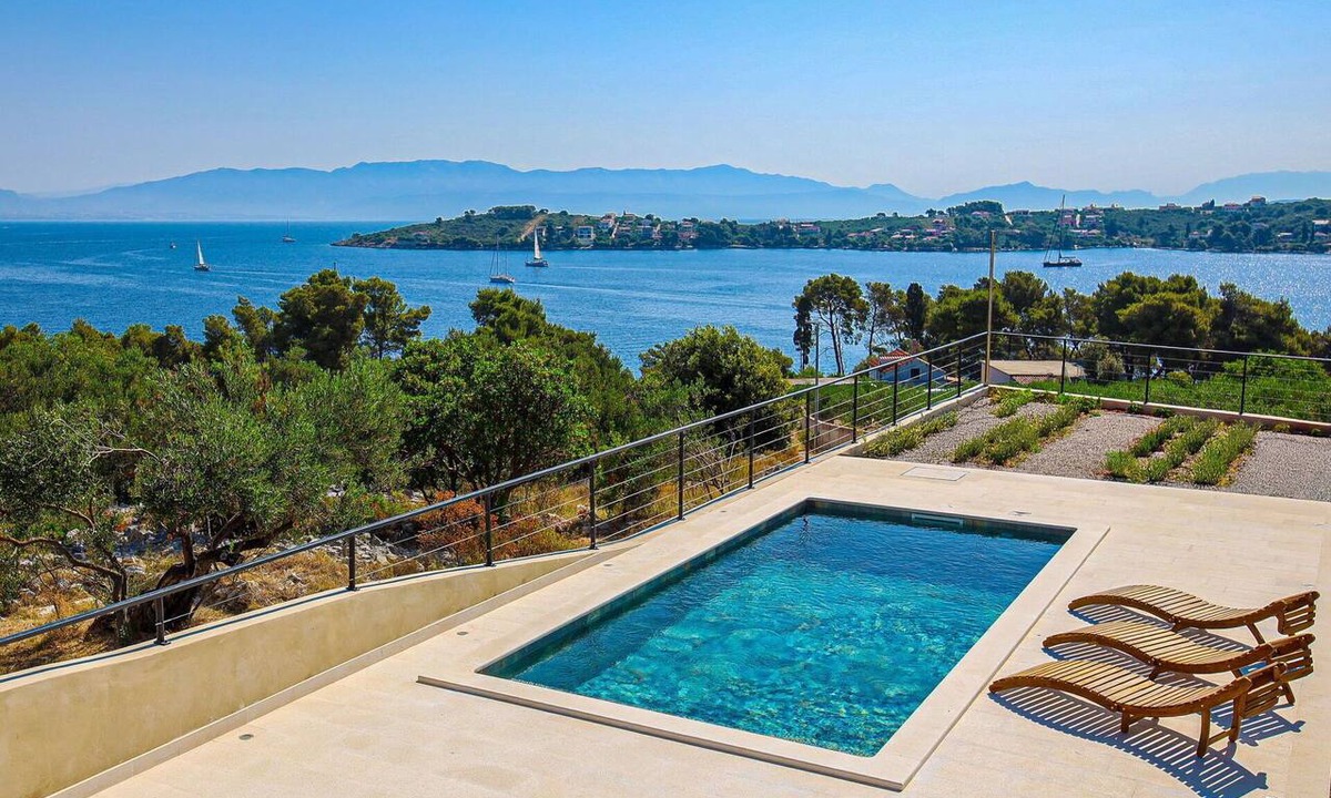 Necujam House | Beautiful private villa for 6 guests with A/C, private pool, WIFI, TV and terrace