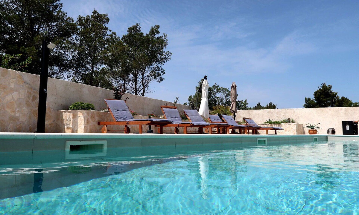 Zaton Villa | Beautiful private villa for 8 people with A/C, private pool, WIFI, hot tub, TV and patio