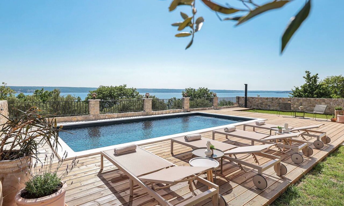Maslenica Villa | Beautiful private villa for 9 guests with WIFI, private pool, A/C, TV and terrace
