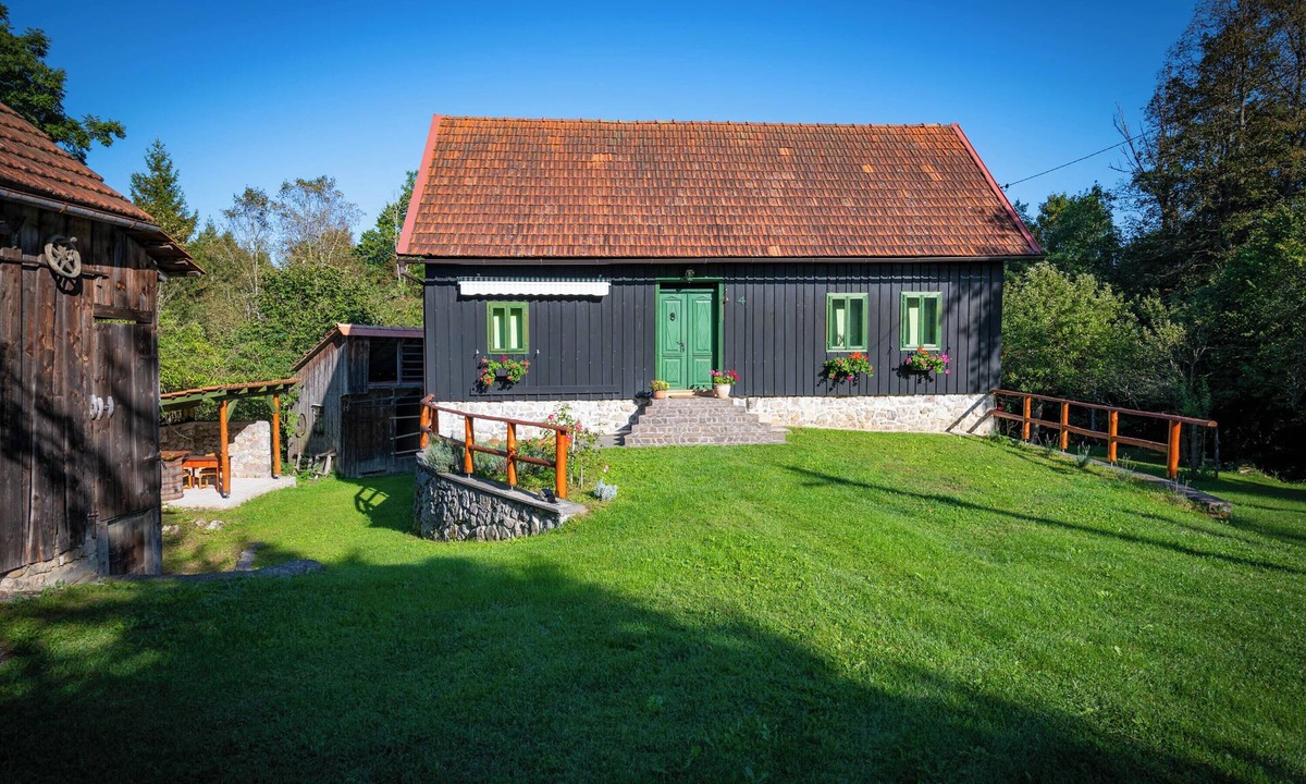 Brod Moravice House | Beautiful Rustical House in Forest of Croatia with Jacuzzi and Sauna