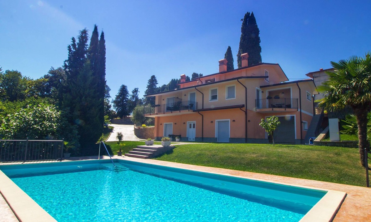 Brda Apartment | Beautiful Apartment in Vipolže with Swimming Pool