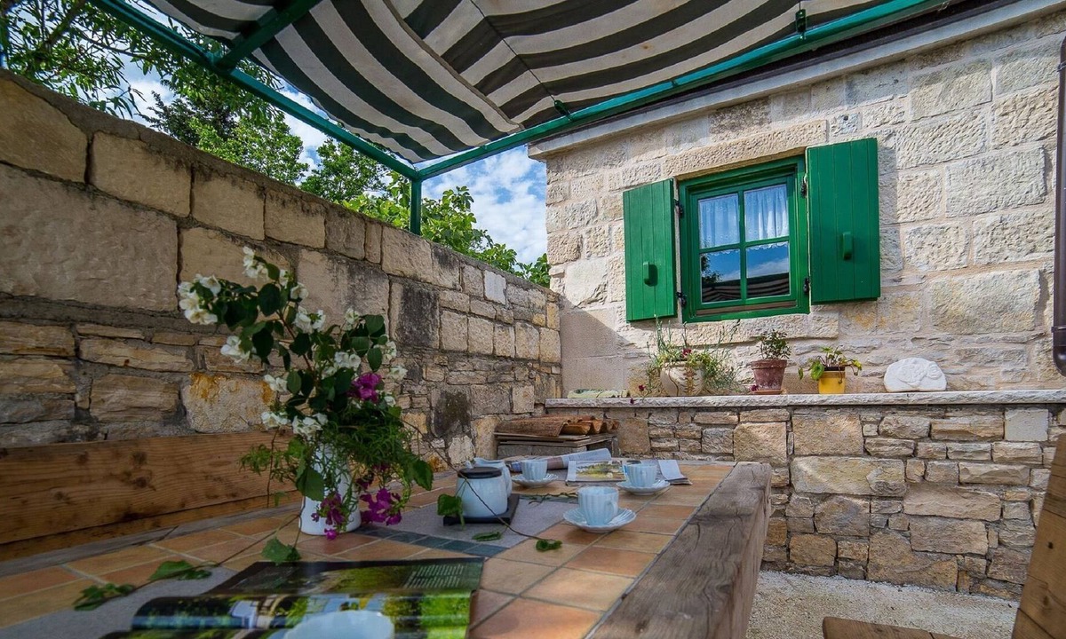 Posedarje Cabin | Beautiful stone house located near Zadar and near the sea