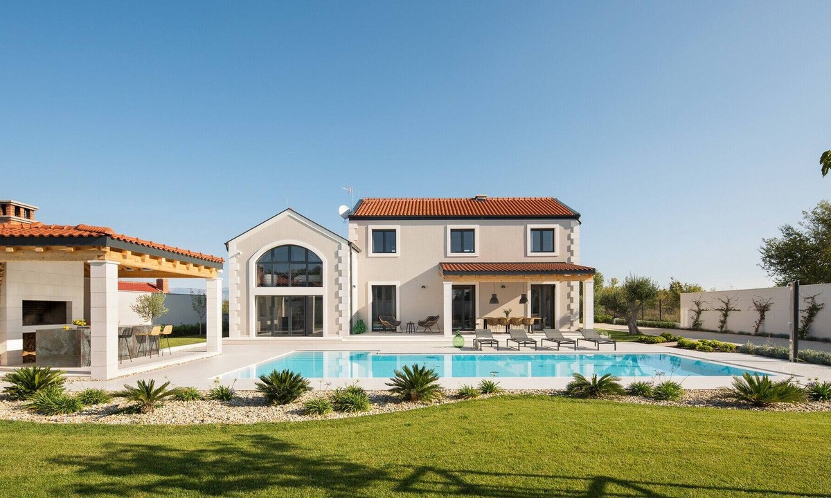 Zemunik Donji Villa | Beautiful Villa Manana