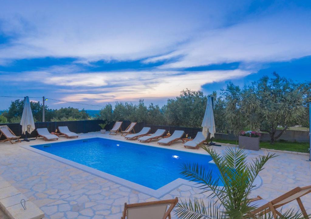 Lisicici Villa | Beautiful villa in Lisicic with private pool