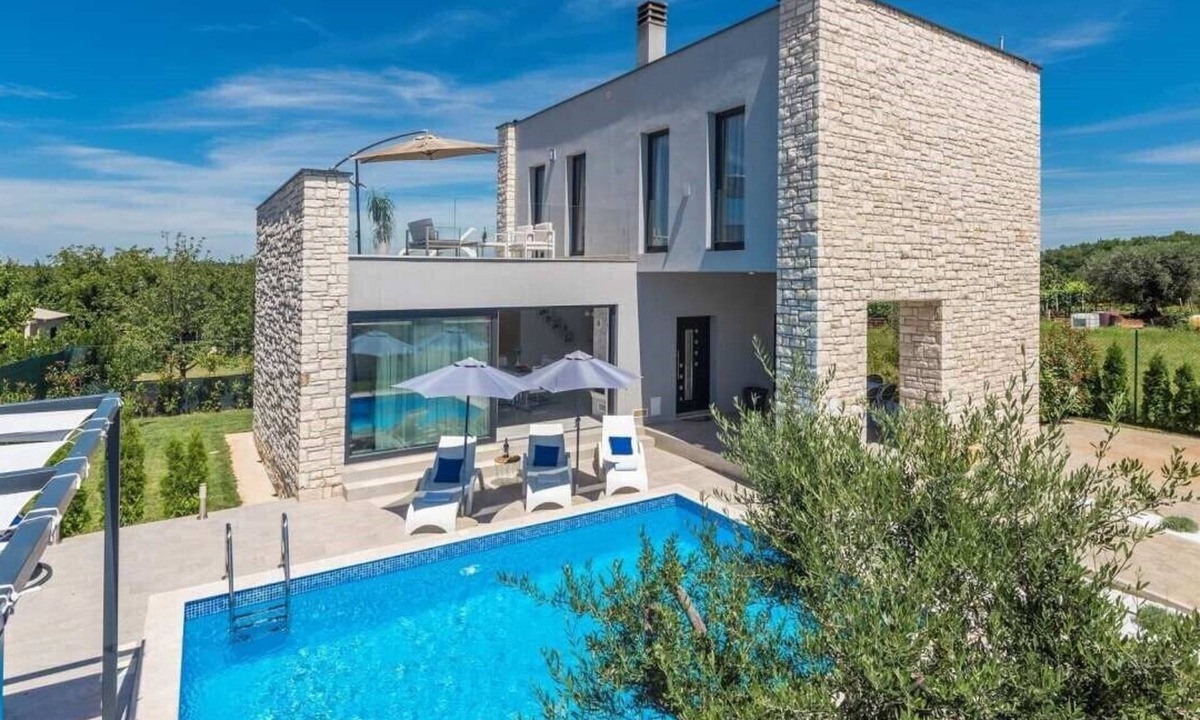 Babici Villa | Beautiful Villa Selest with an outdoor pool
