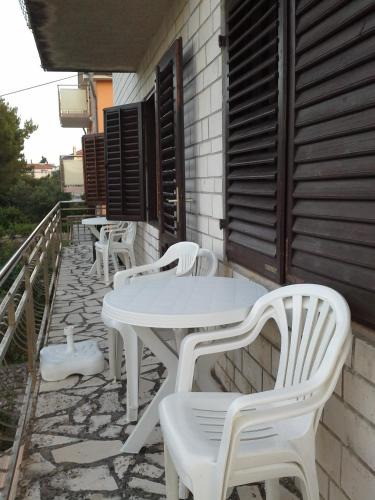 Nerezine Apartment | Berto