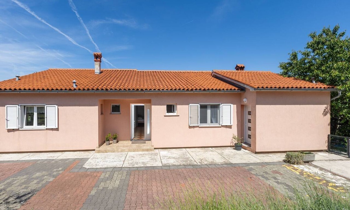 Rogocana Villa | Breg Ivanovci - Three Bedroom Villa with Swimming Pool