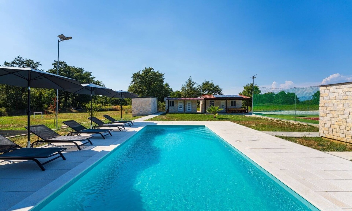 Posedarje House | Bungalow with tennis court and swimming pool