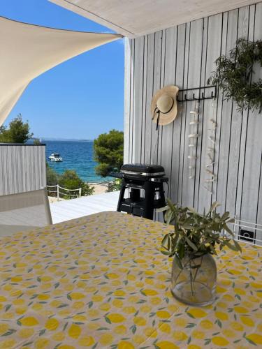 Drage House | BUQEZ ECO RESORT - Beach Villas 2 and 8 - Seaview, new wifi!