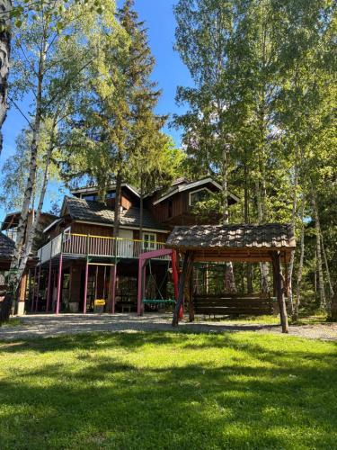 Calatele House | Cabana din padure si casutele din copac Belis