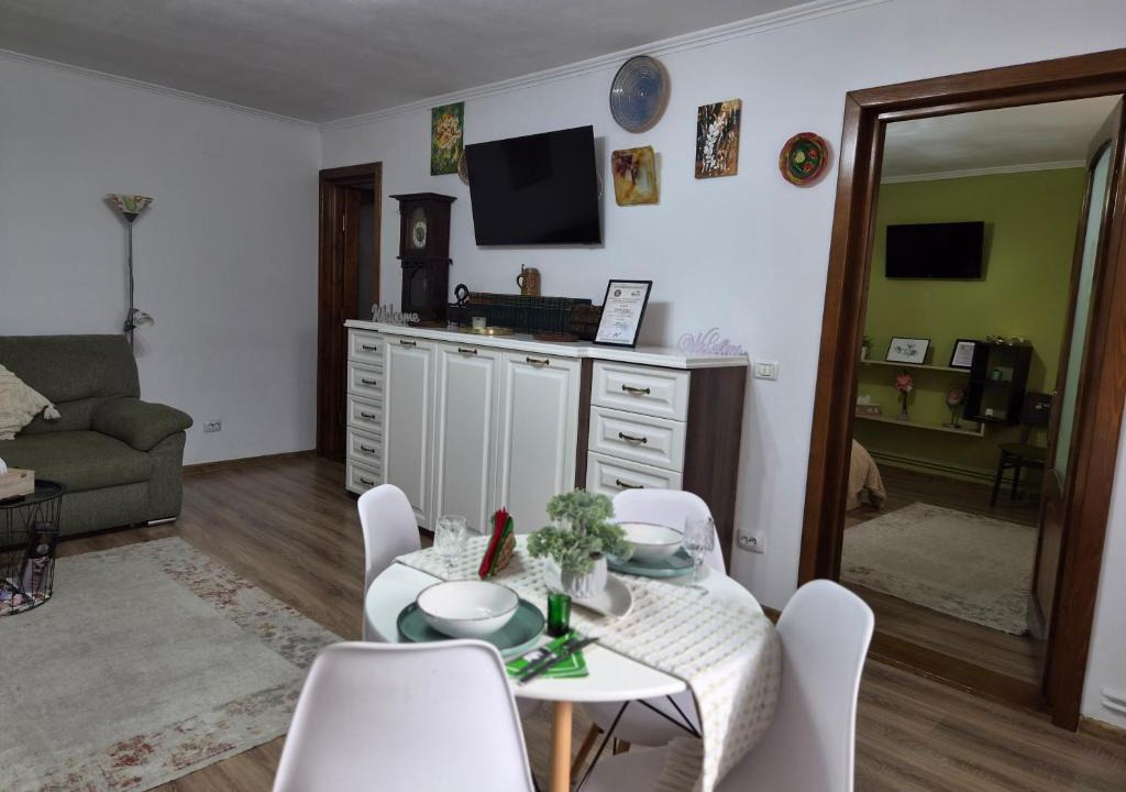 Simian House | Casa La Balauri