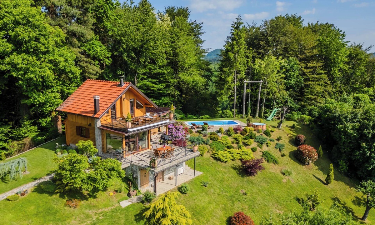Bednja House | Castle View Haven With Wellness And Pool, Trakošćan, Croatia