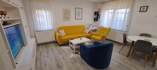 Virovitica Apartment | CENTRUM with private parking