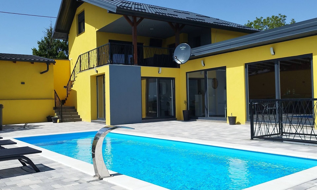 Kapela House | Charming house in beautiful Stanići with fitness room, WiFi, AC