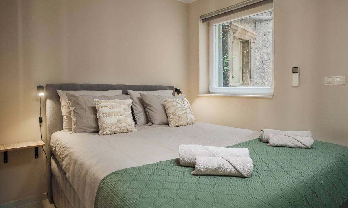 Plisac Apartment | Charming studio MEDICA, for max 3 pax, with WiFi & AC in Šibenik