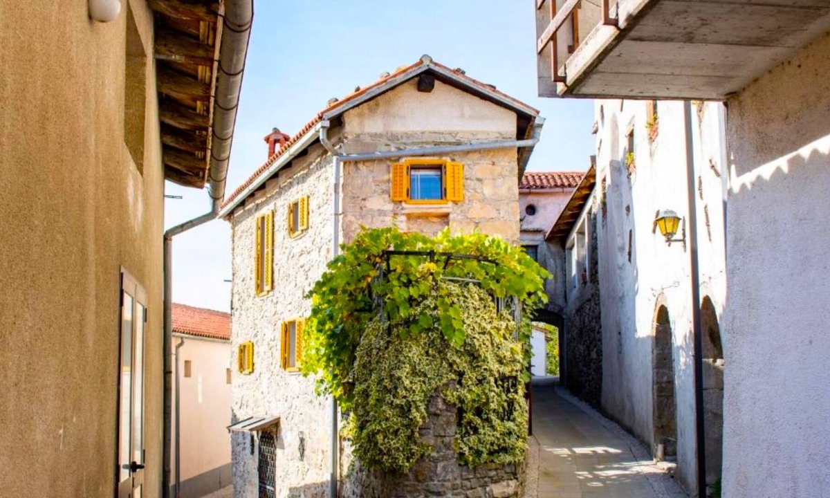 Ajdovscina House | Charming Villa Irena Gem of Vipava Valley, Ajdovščina, Slovenia