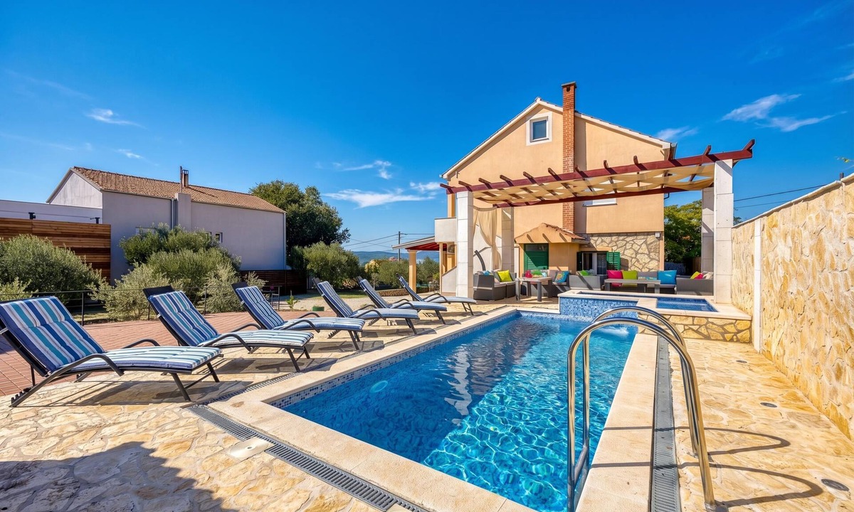 Sveti Filip i Jakov Villa | Coastal Paradise Villa with Pool, Sveti Filip i Jakov, Croatia