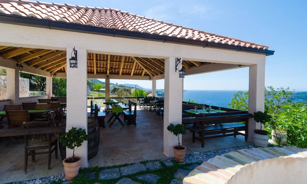 Orasac House | Comfort Double Room with Patio and Sea View