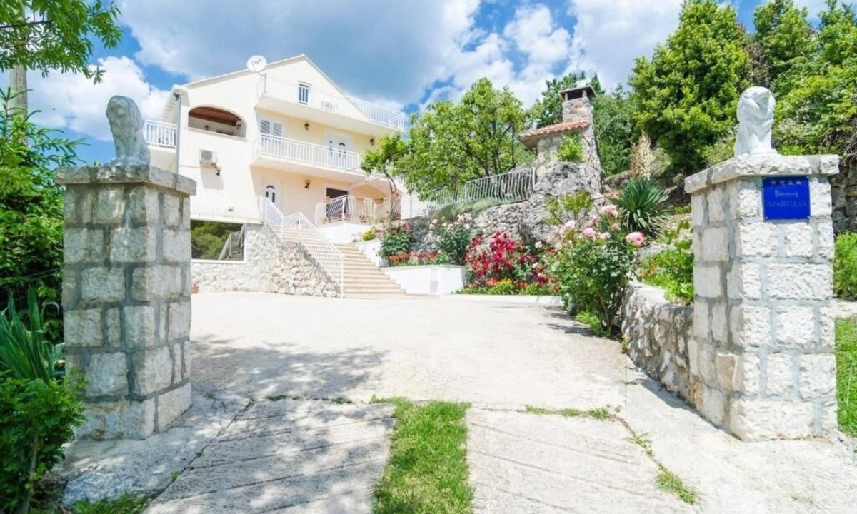 Vodovađa Apartment | Comfortable and spacious apartment with terrace and sea view Vodovađa, Dubrovnik (A-24632-a)