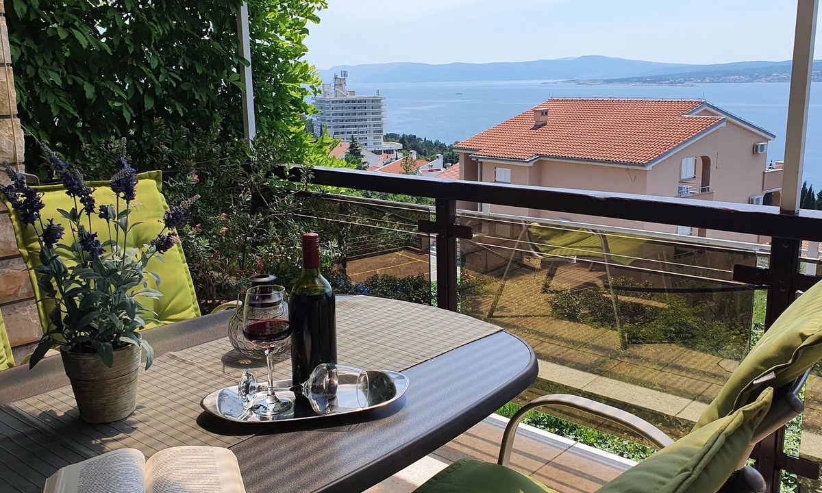 Dramalj Apartment | Comfortable apartment with sea view, close to the beach, family-friendly, WiFi