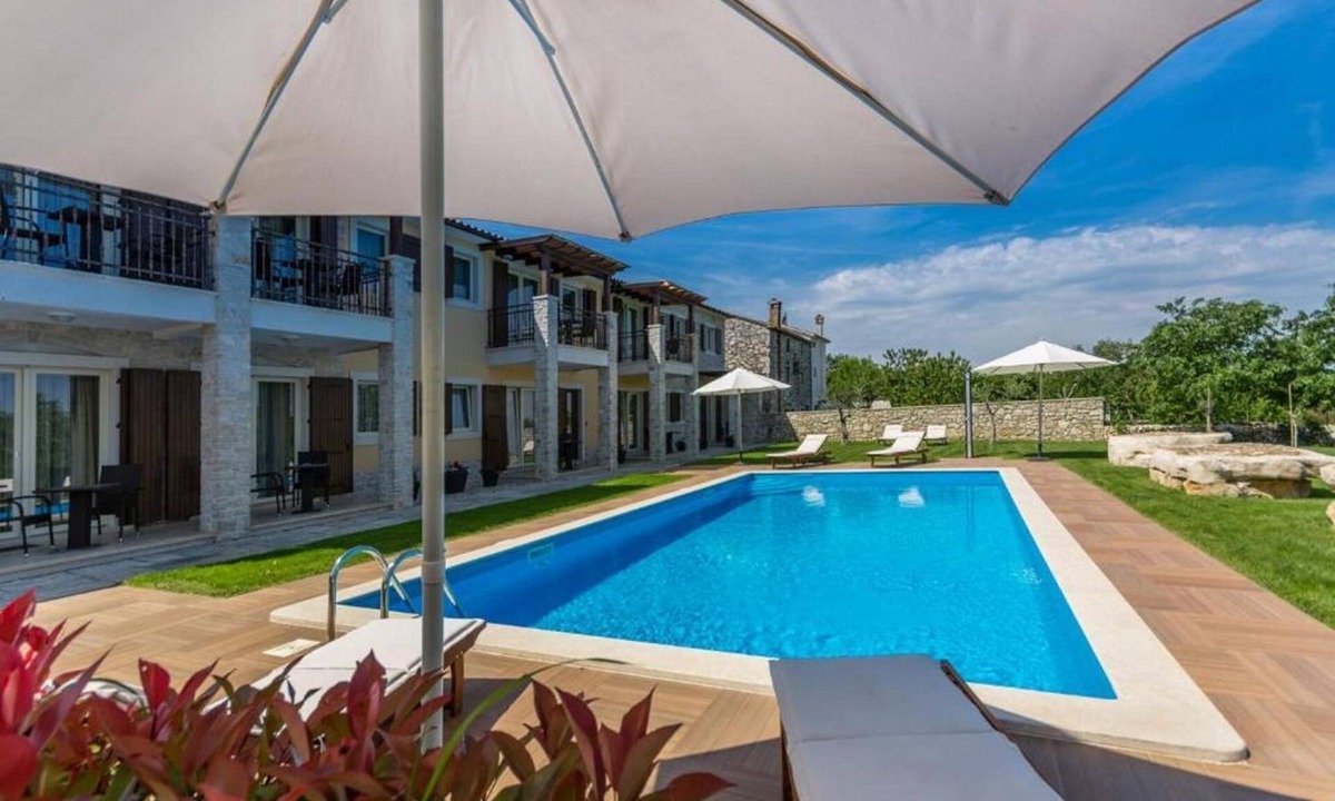 Veleniki Apartment | Comfortable flat with whirlpool, pool, air conditioning, private terrace only 5 km to Porec