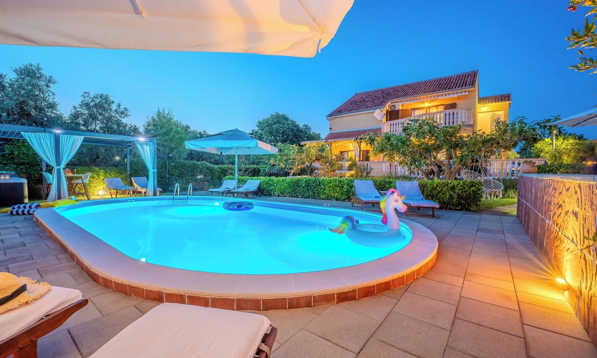 Polaca Villa | Comfortable vacation apartment in villa with pool, whirlpool and sauna