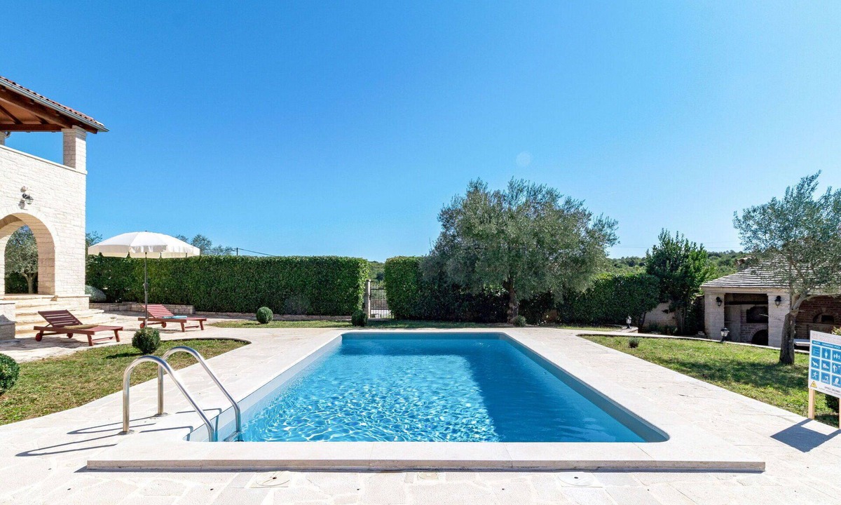 Stifanici Apartment | Cosy apartment for 4 guests with pool, WIFI, A/C, TV, terrace and pets allowed