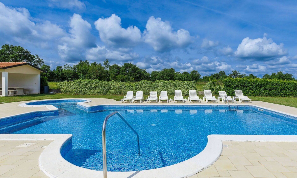 Modrusani Apartment | Cosy apartment for 4 guests with pool, A/C, WIFI, TV and terrace