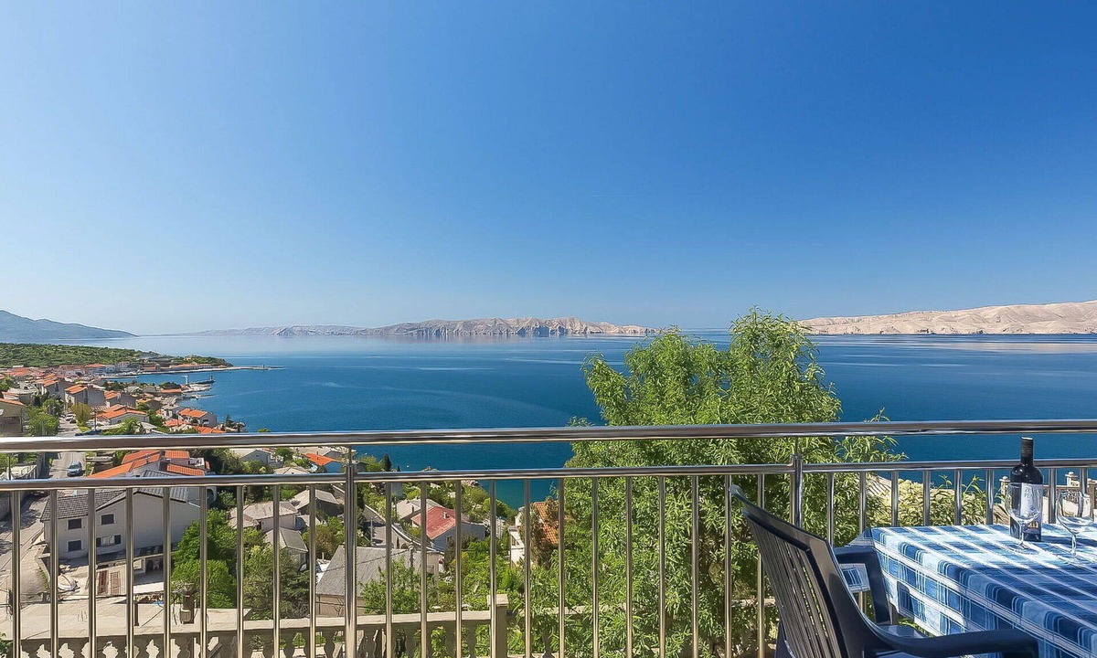Vratarusa Apartment | Cosy apartment for 4 people with WIFI, A/C, TV and terrace